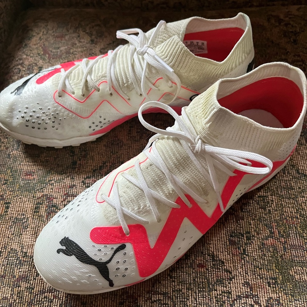 Women’s Puma indoor soccer shoes